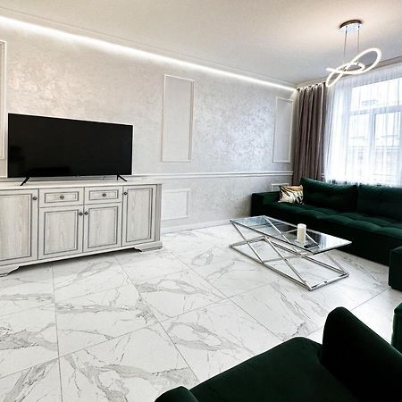 Tamanska Apartments Λβιβ Εξωτερικό φωτογραφία