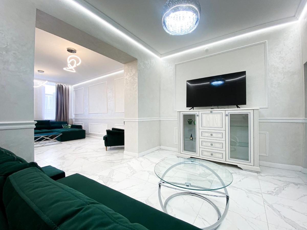 Tamanska Apartments Λβιβ Εξωτερικό φωτογραφία